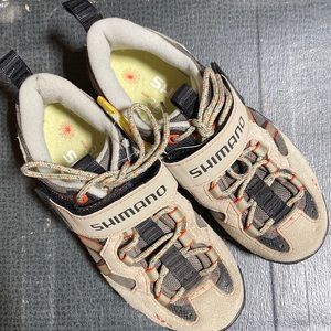 Women’s bike shoes size 36 nwt